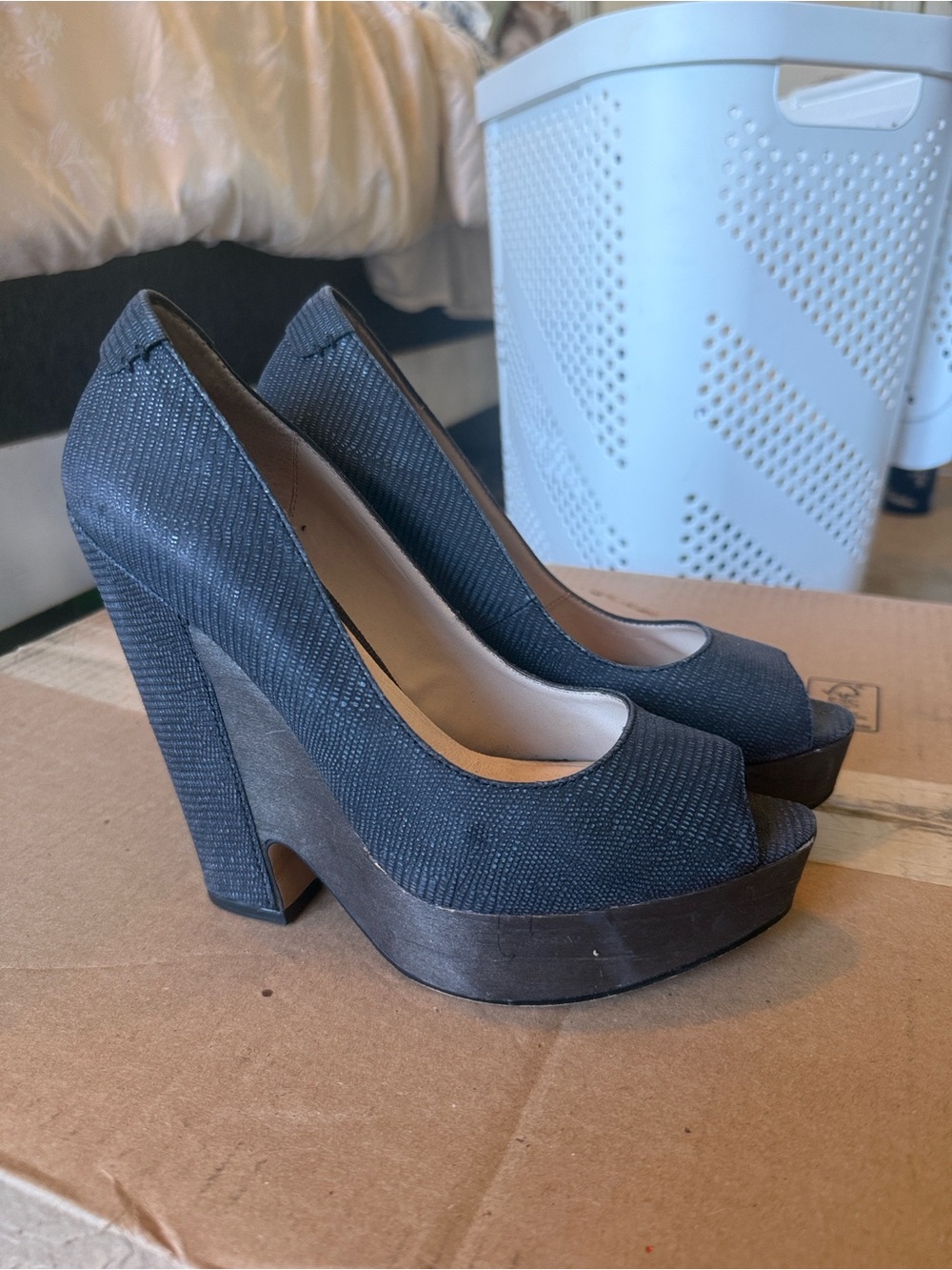 Rosegold Women’s Navy Blue Peep-Toe Platform Pumps